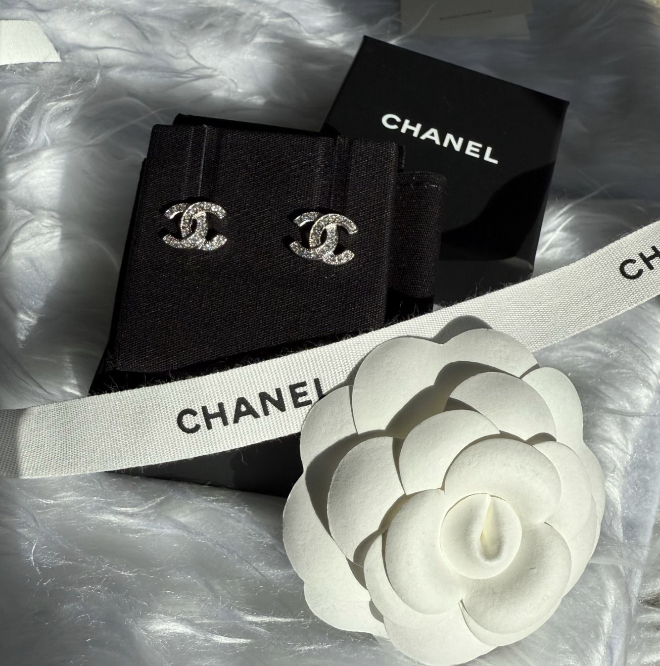CHANEL】 クラシック ロゴクリスタルピアス (CHANEL/ピアス) ABE100