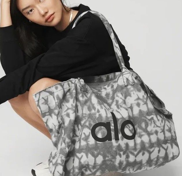 アロヨガALOロゴキャンバスショッパーバッグトートバッグ (ALO Yoga