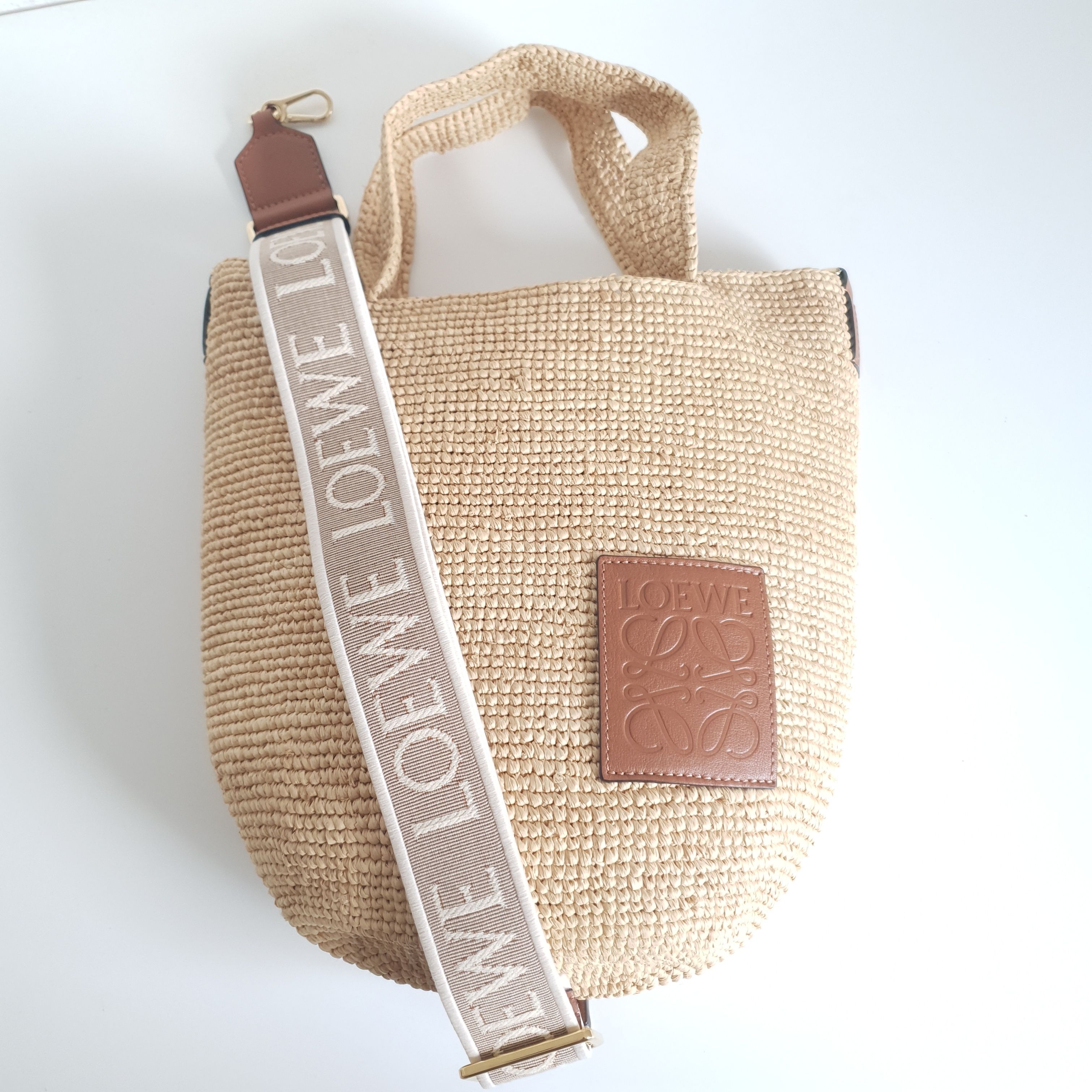 LOEWE直営アウトレット店☆ラフィア スリットミニバッグ (LOEWE/かご