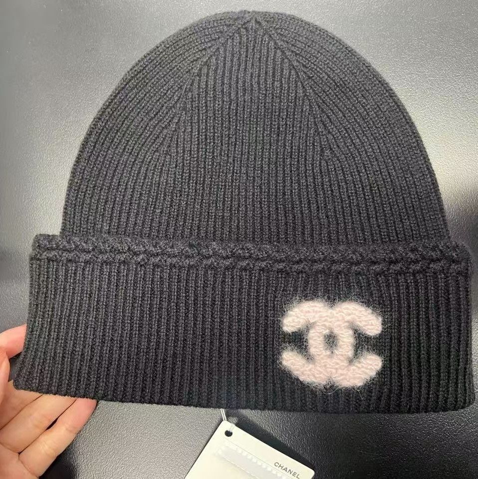 CHANEL】25B ふんわりピンクCCマーク♪シャネルニットキャップ (CHANEL