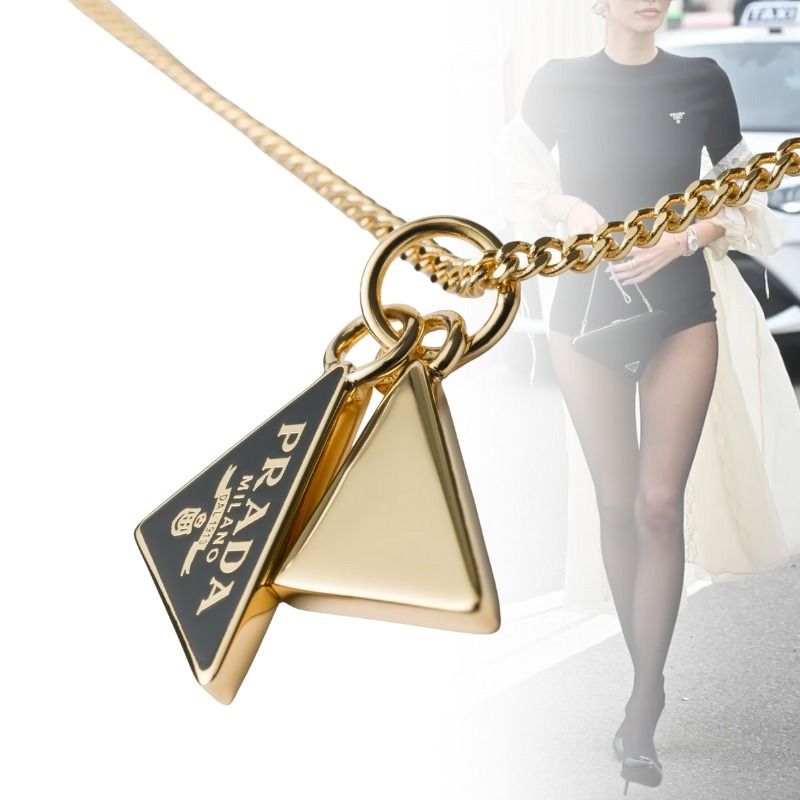 PRADA プラダ エナメル メタル ネックレス トライアングルロゴ (PRADA
