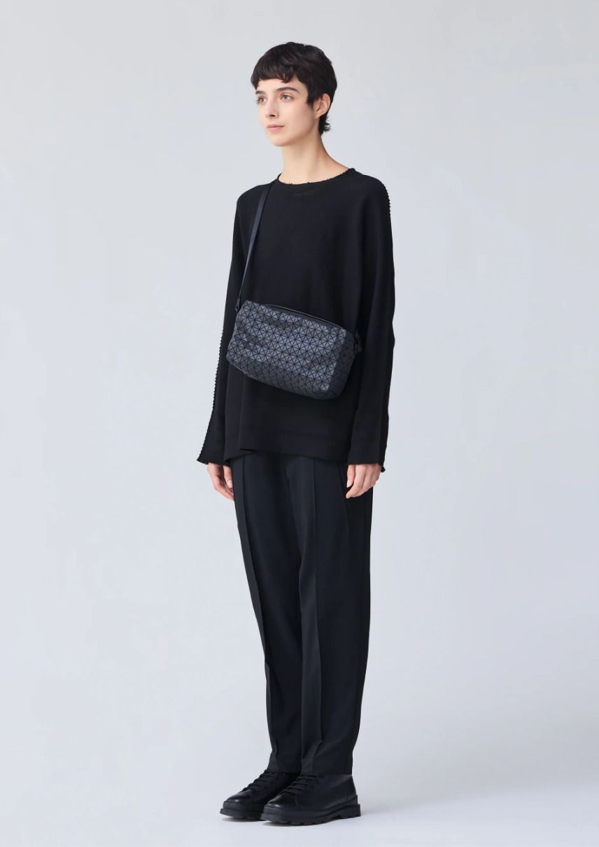 BAO BAO ISSEY MIYAKE】SADDLE BAG KURO ショルダーバッグ (BAOBAO