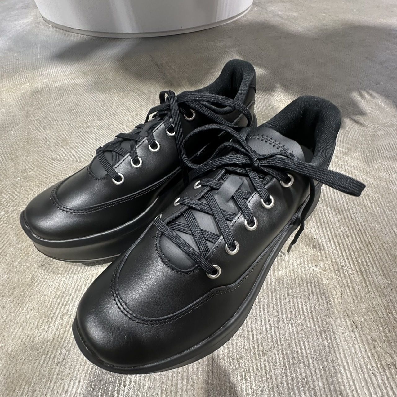 人気コラボ】コムデギャルソン×サロモン 厚底レザーシューズ (COMME