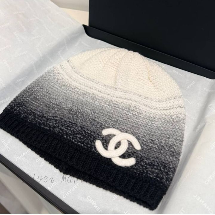 グラデーションがきれい♪【CHANEL】ニット帽 CCロゴ 25K (CHANEL