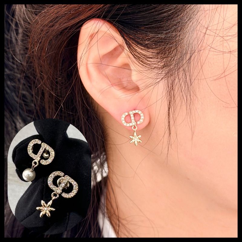 アシメントリーがおしゃれ】Dior◇Petit CD Daisy ピアス (Dior/ピアス