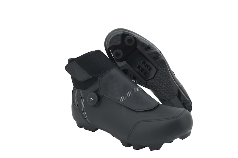 FLRの新型ウィンターサイクリングシューズ「DEFENDER II Pro」発売