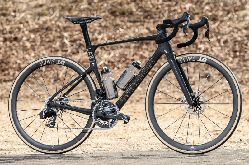 キャノンデールを代表するロードバイクの「スーパーシックス エボ」が