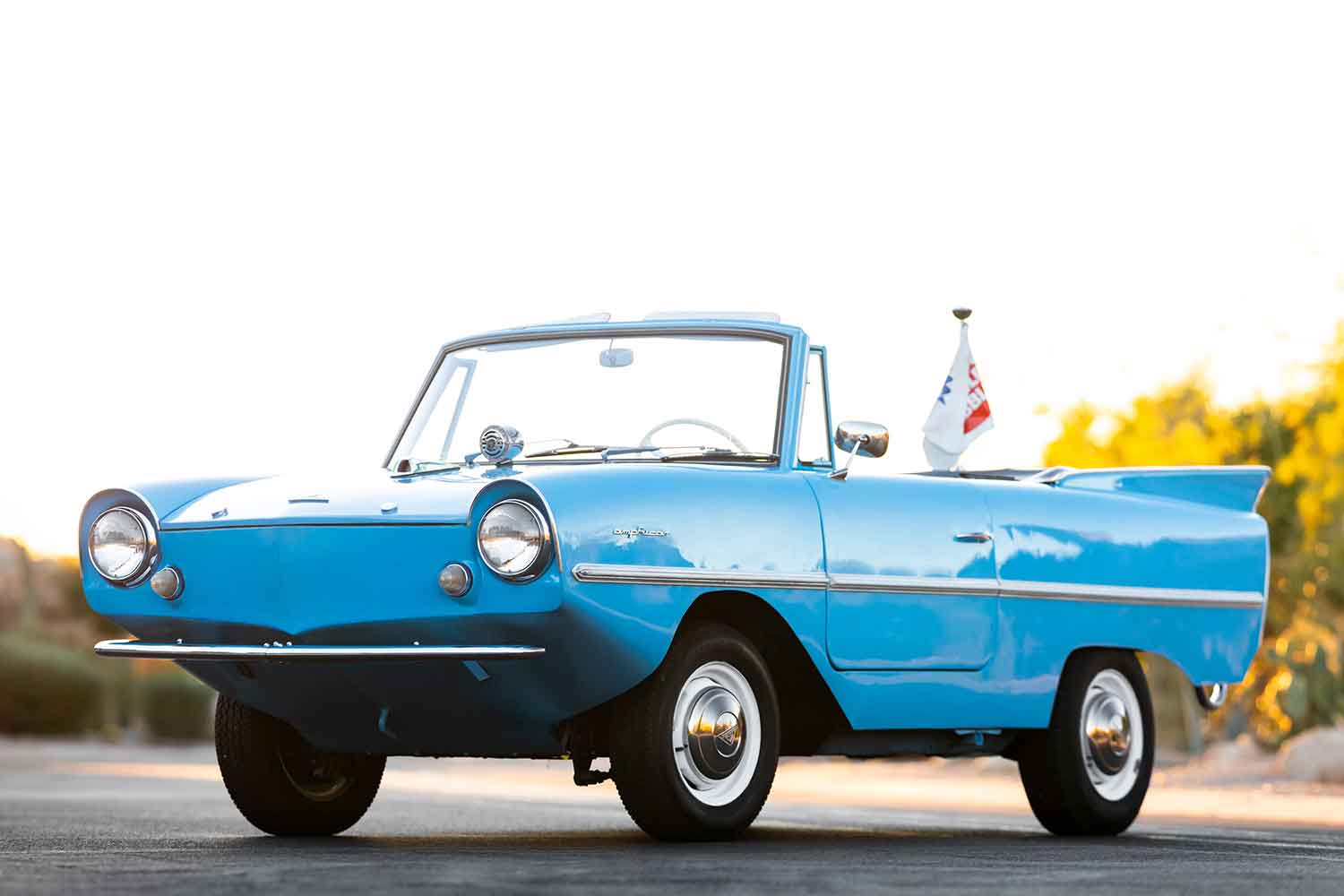 水陸両用車に人生を捧げた男が残したアンフィカー770 | 自動車情報