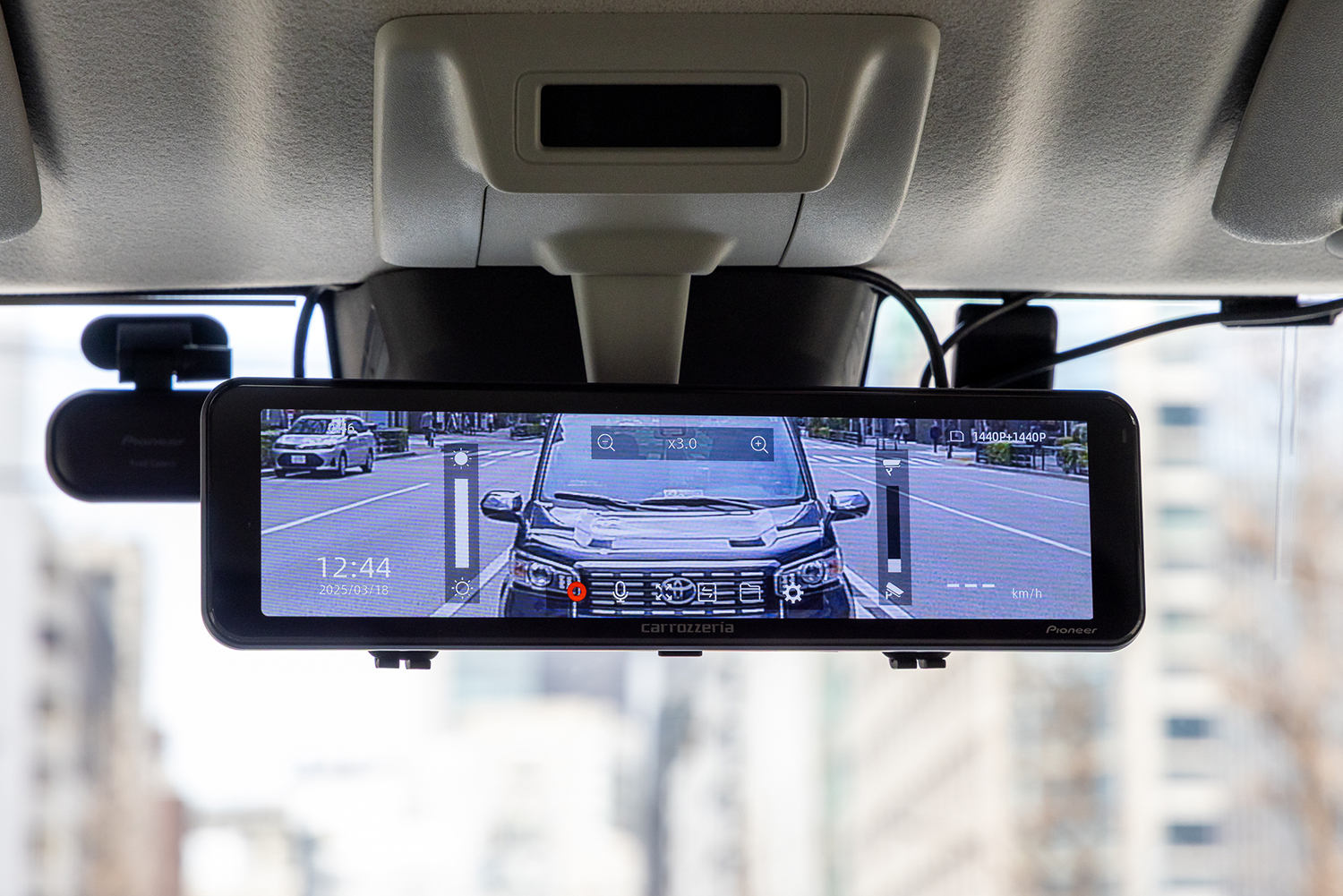 パイオニアの「デジタルミラー型」ドライブレコーダーがこれまでのネガ