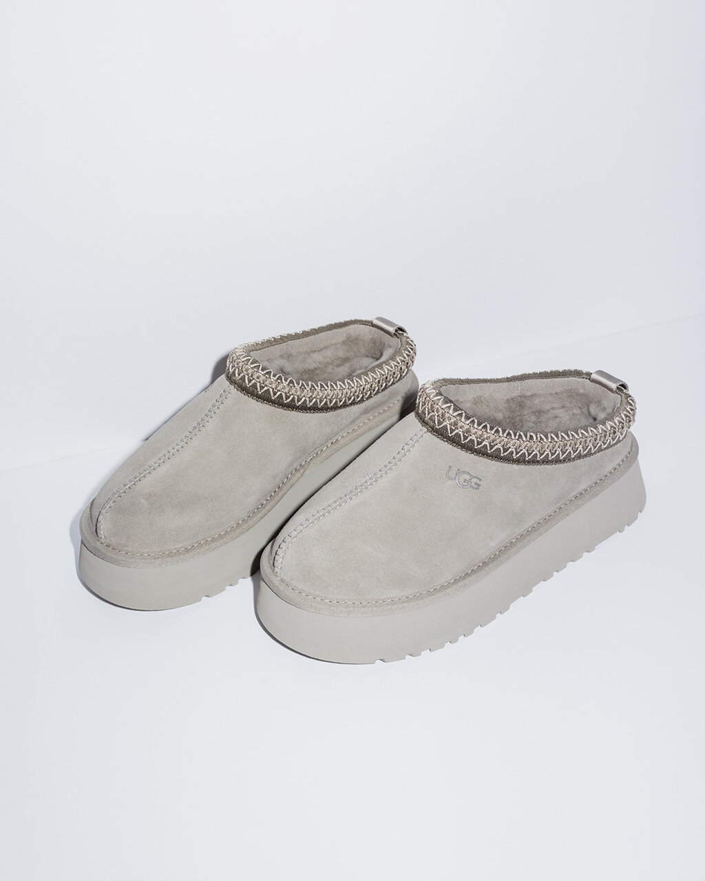 別注】＜UGG＞シューズ｜ Exclusives 最新の別注アイテムをまとめて
