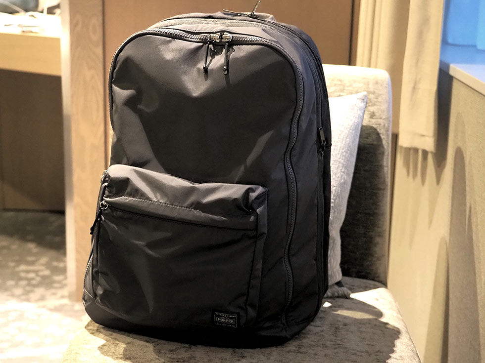 吉田カバンが新発想の新作発売 リュックが2個に分かれて3WAY：日経