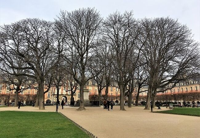 ヴォージュ広場 クチコミ・アクセス・営業時間｜パリ【フォートラベル】