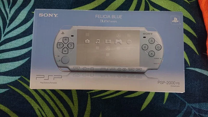 Sony PSP 2000 Felicia Blue Console - Consolevariations