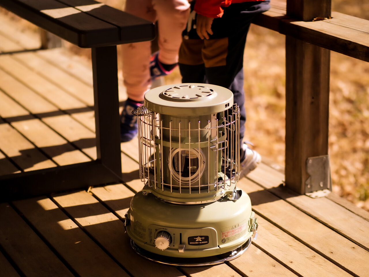 ちょこっと使いにちょうどいい、ポータブル ガス ストーブ - ＆Aladdin