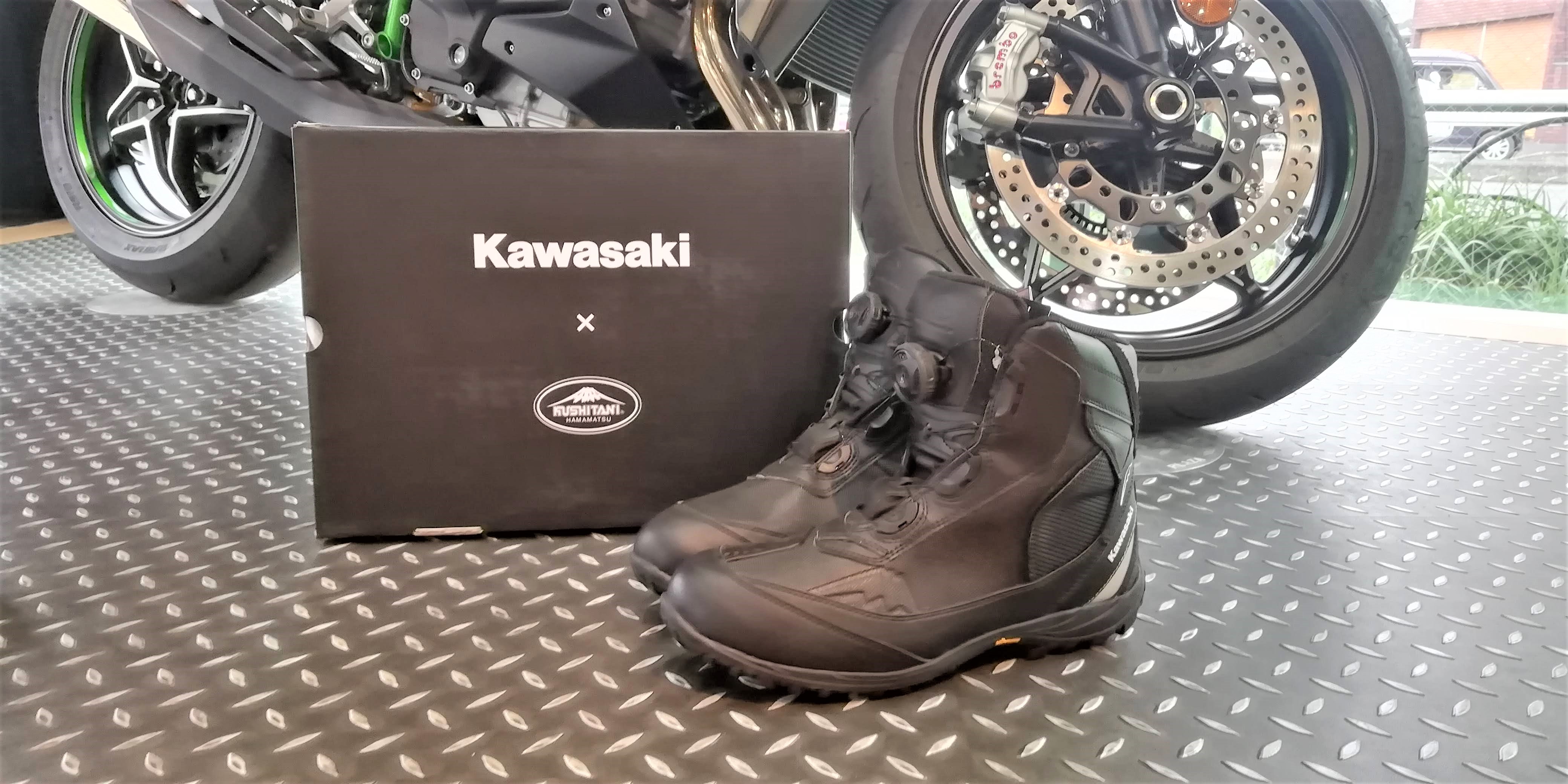 クシタニ、カワサキコラボBOAシステム搭載 バイク用靴 黒/緑 カワサキ