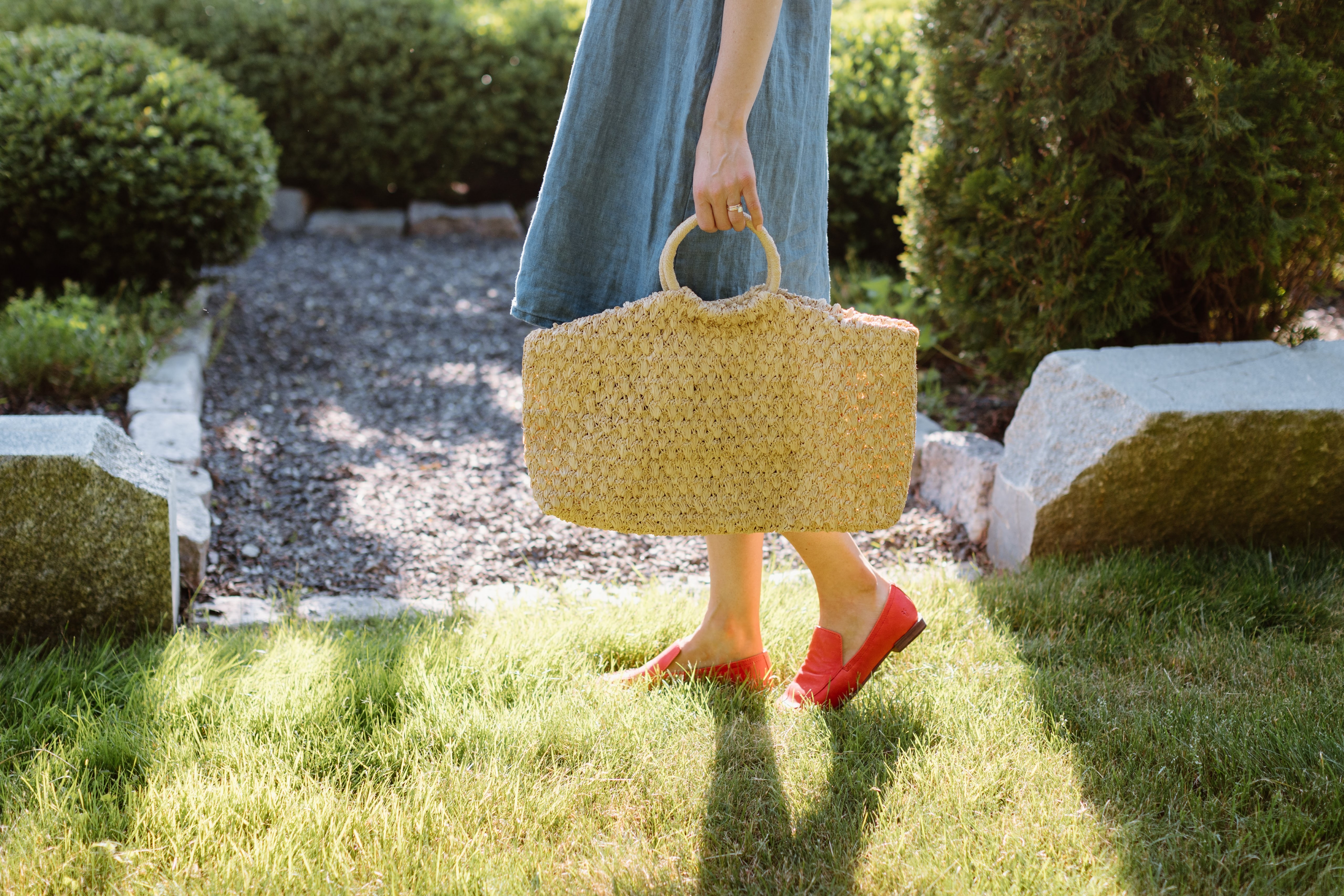 Maison N.H Paris Cercle Medium in Noir - Bliss Boutiques