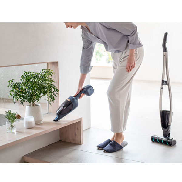 エレクトロラックス コードレススティッククリーナー Pure Q9