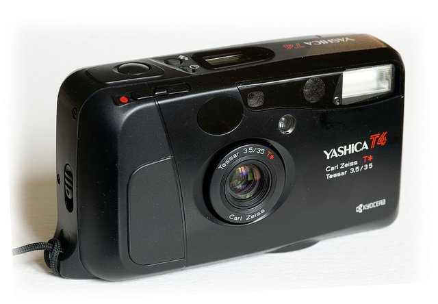 Lomopedia: Yashica T4 · Lomography