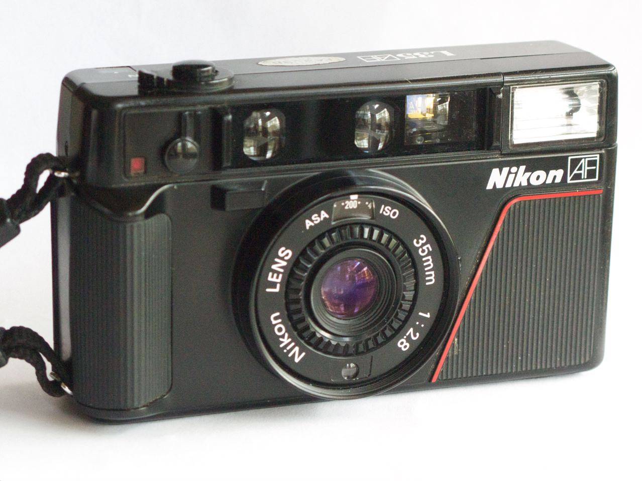 Lomopedia: Nikon L35 AF · Lomography
