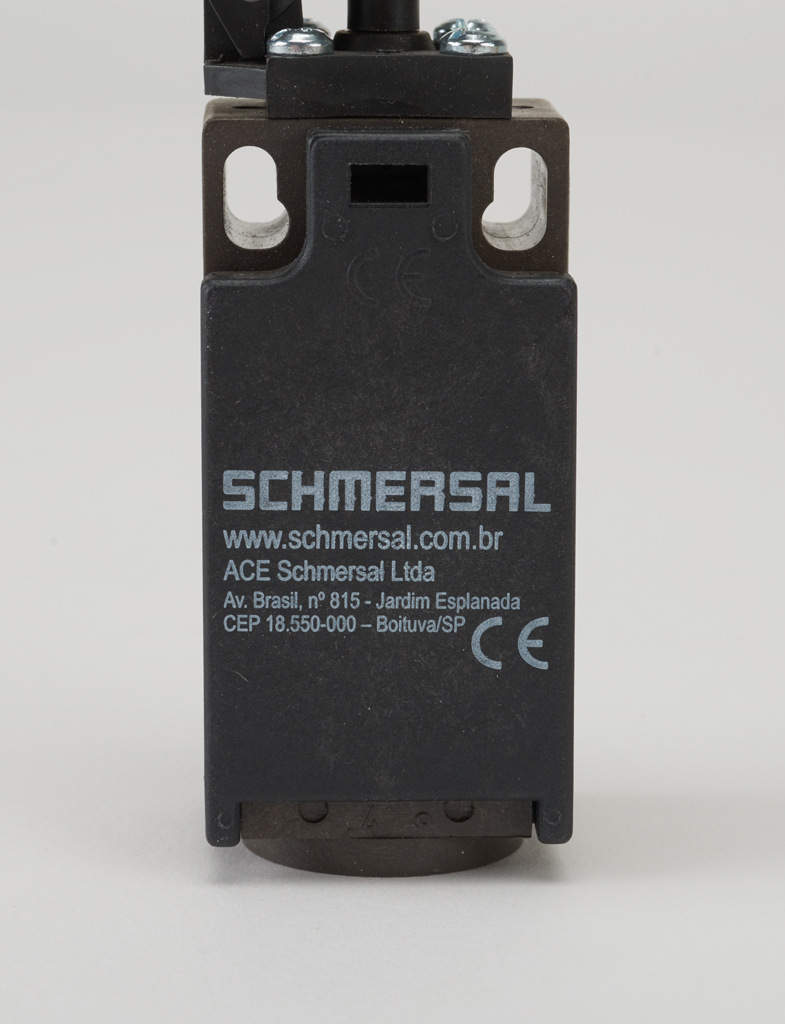 Limit Switch: one-way horizontal lever with plastic roller (PN# ZK