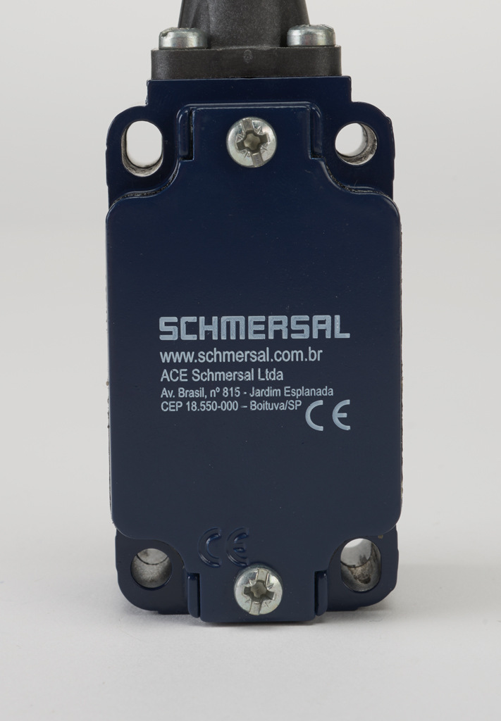 Limit Switch: metal plunger with plastic roller (PN# ZR-335-11Z