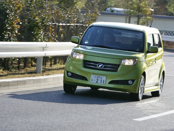 トヨタ bB 2005年式モデル 1.3 Z Xバージョン 4WD AT のスペック詳細