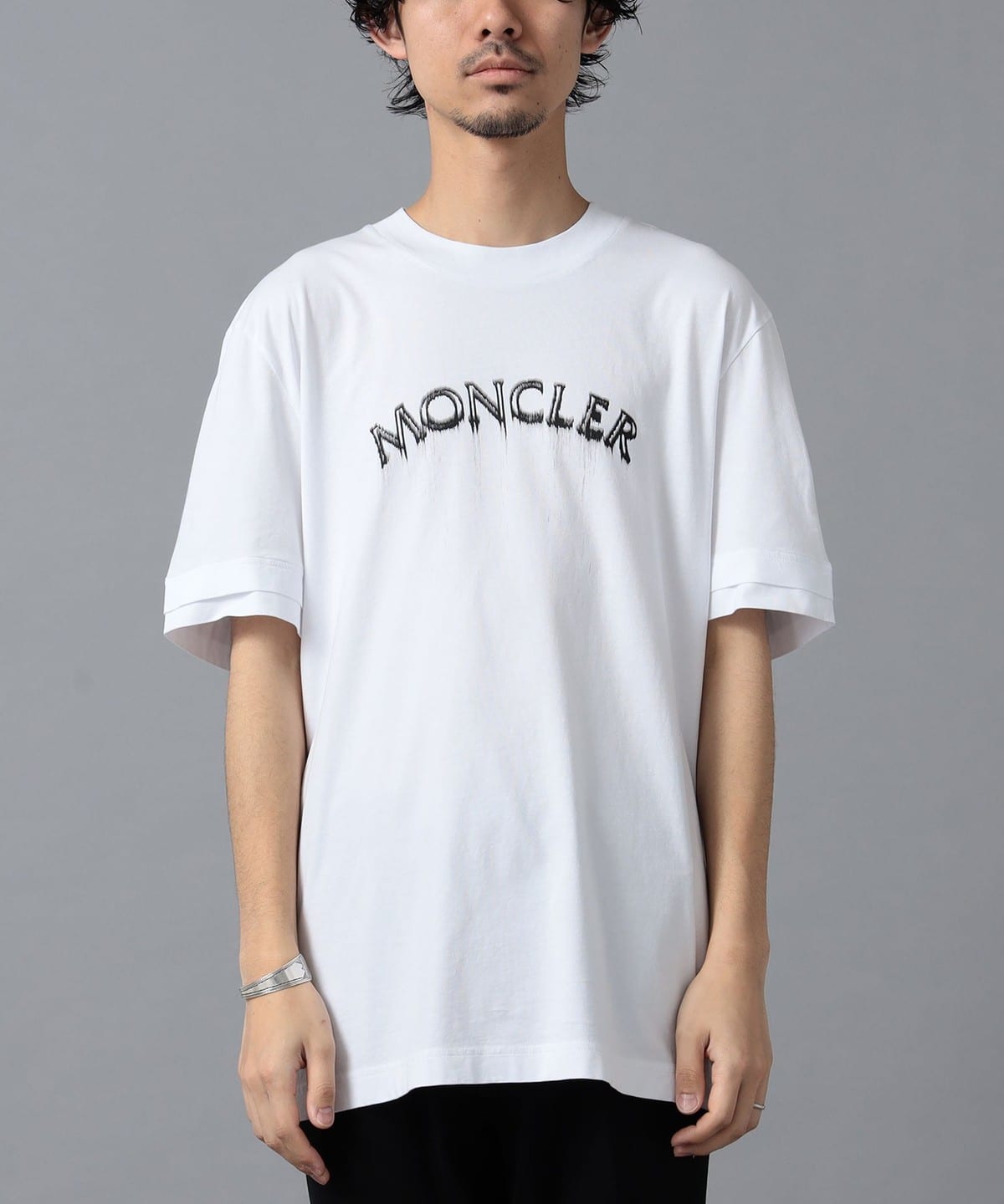 BEAMS F（ビームスF）MONCLER / サンド ロゴ クルーネック Tシャツ（T