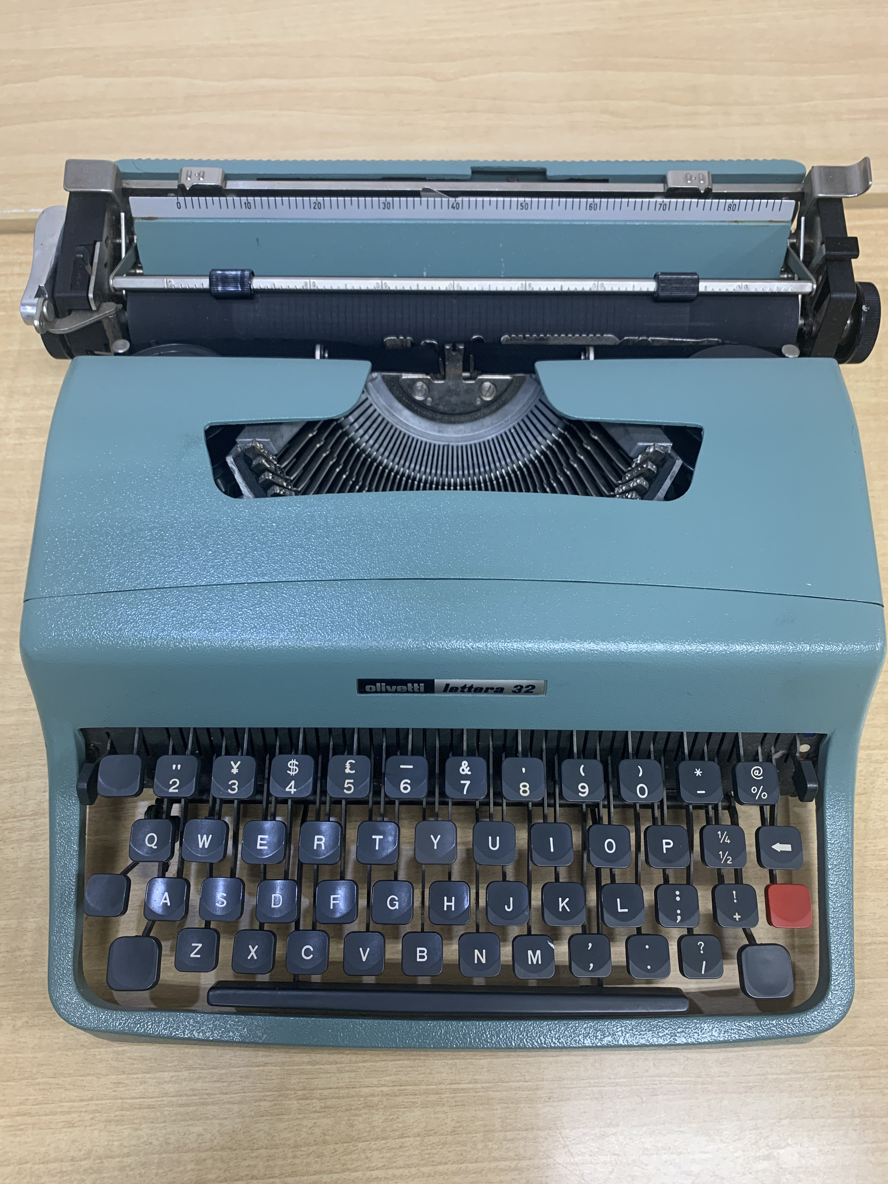 olivetti ヴィンテージオリベッティ lettera32タイプライターお買取