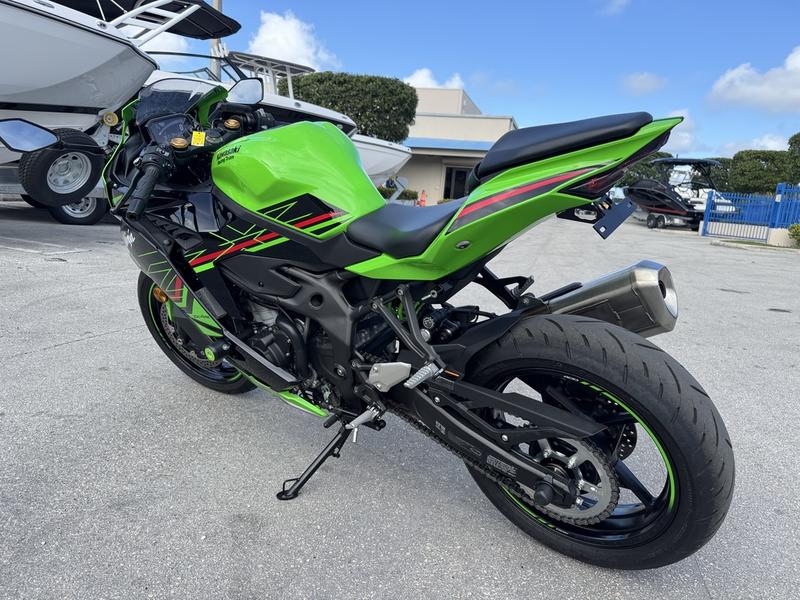 2024 Kawasaki Ninja® ZX™-4RR ABS KRT Edition ABS | Riva