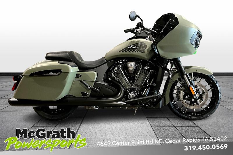 2025 Indian Motorcycle® CHALLENGER DARK HORSE, 49ST Dark Horse