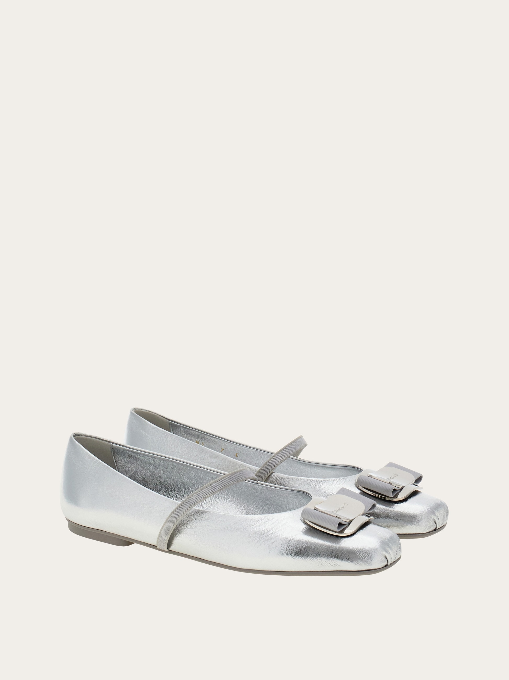 New Vara plate ballet flat - Women | Ferragamo
