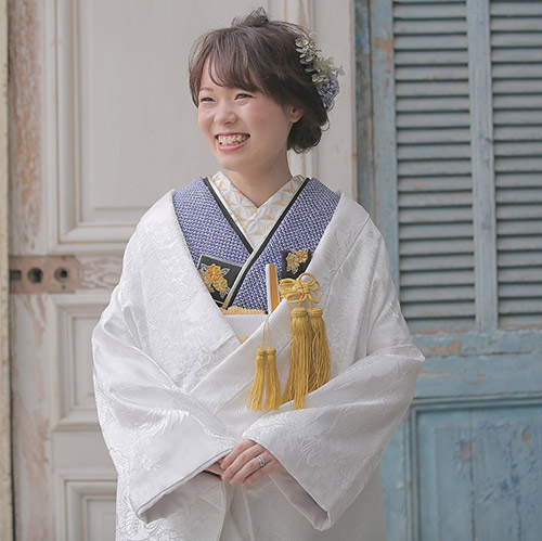 色遊び上手な花嫁に！「白無垢×色掛下」のお洒落な組み合わせ