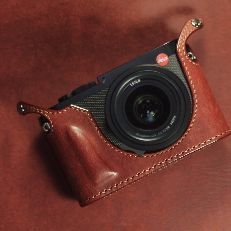 Leica Q2 half case (snap type) : LEICA CASES & STRAPS by handcraft