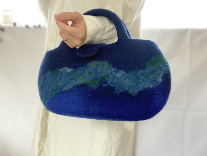 羊毛刺繍フェルトバック/青龍 | iichi 日々の暮らしを心地よくする