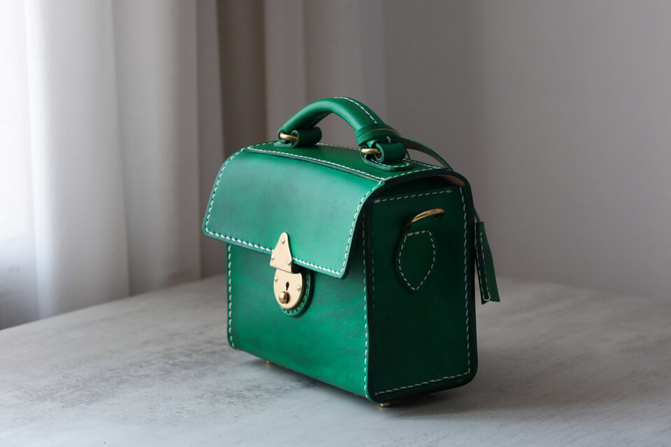 切線派】本革 ショルダーバッグ クラシックサドルバッグミラーレバッグ