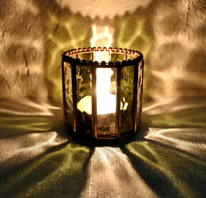 モスグリーン&クリアの キャンドル ホルダー ステンドグラス | iichi