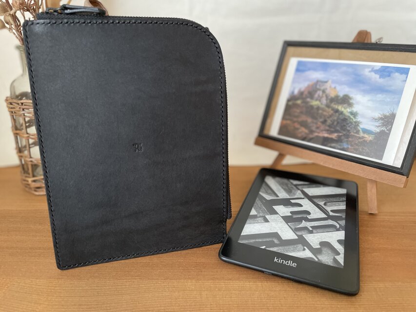 外へ持ち歩きたくなる♪レザーで作ったKindleケース（ブラック