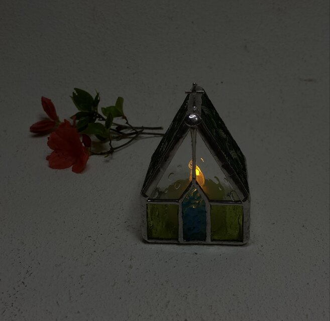 ケルティック イエローグリーン教会』ステンドグラス・LEDキャンドル