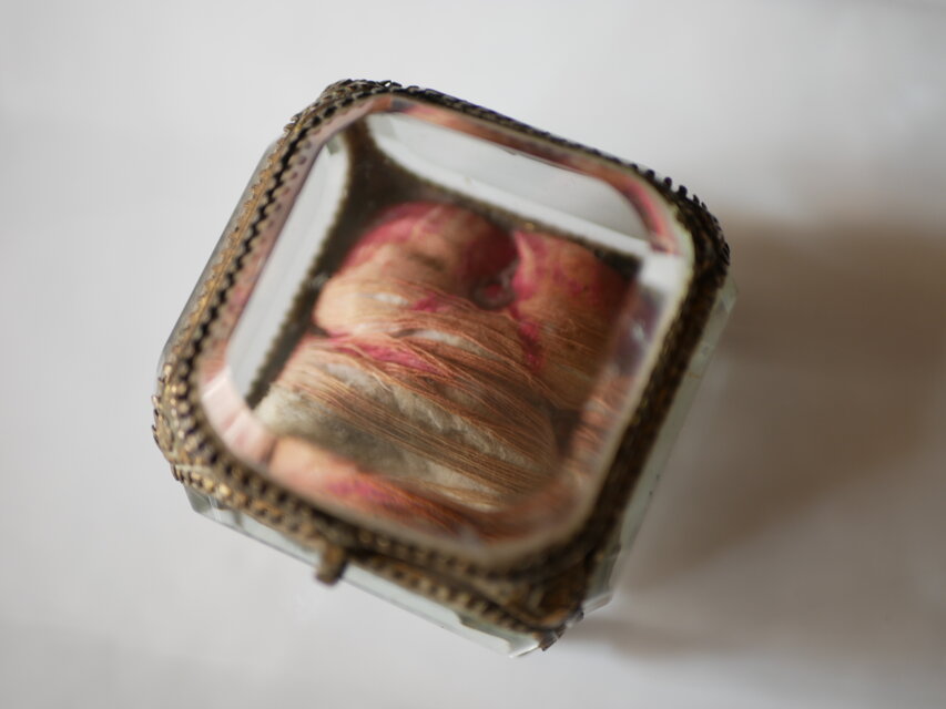 面取りガラスのジュエリーボックス フランスアンティーク アンティーク