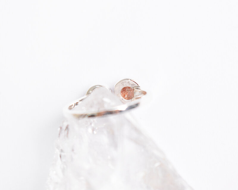 月と太陽の神秘的な輝き！ムーンストーンとサンストーンのシルバー