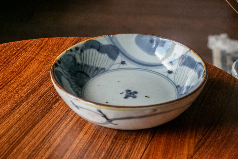 古伊万里 染付 草花文 くらわんか皿 江戸後期 D765 | iichi 日々の