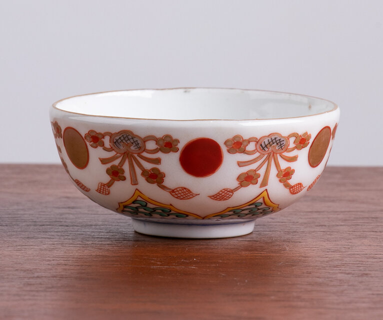 古伊万里 染錦 赤玉瓔珞文 向付 明治時代 E119B | iichi 日々の暮らし