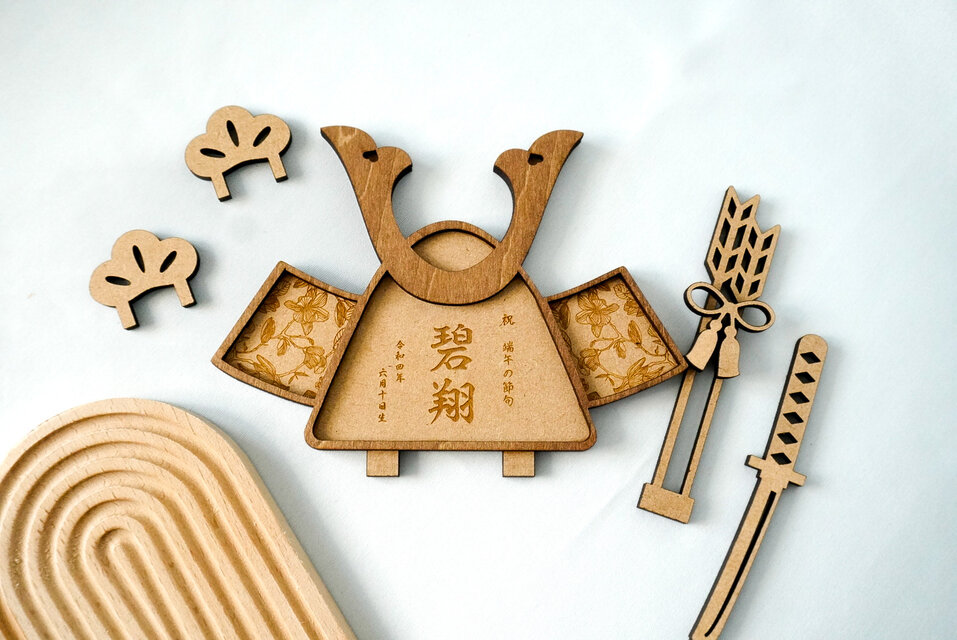 予約販売 〗兄弟・双子ちゃんで飾れる 二つ並んだ 木製 名入り兜