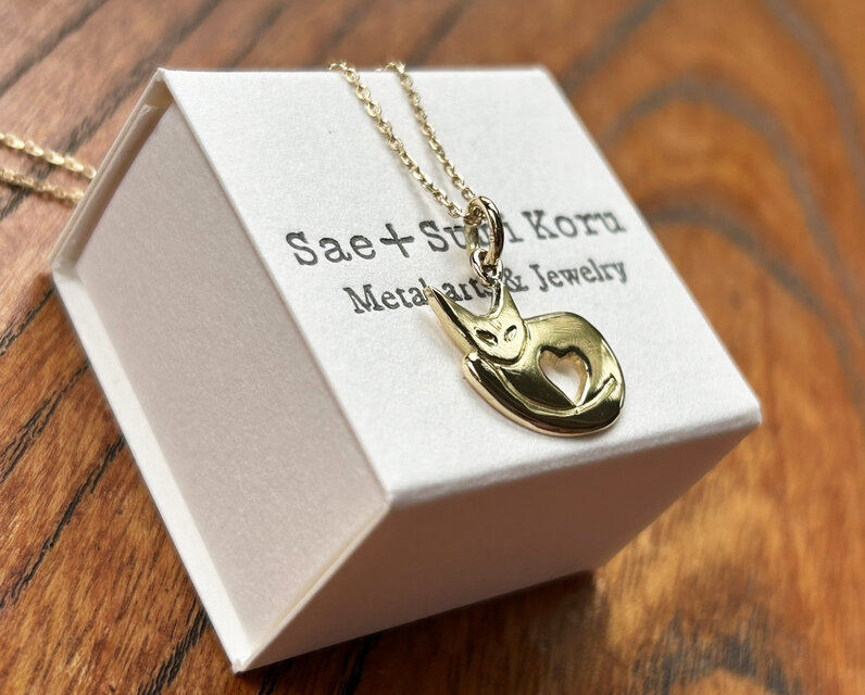 k18 ねんねの♡猫ちゃん◇ペンダントトップ | iichi 日々の暮らしを