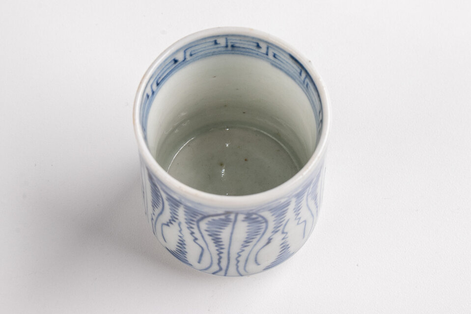 古伊万里 染付よろけ文酢猪口 覗き猪口 1客 江戸後期 | iichi 日々の
