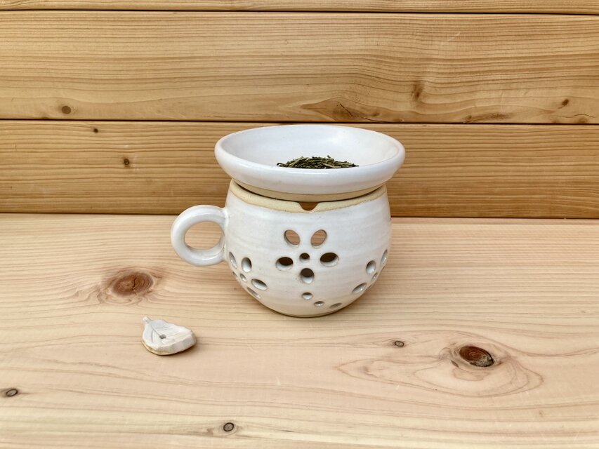 マグカップ香炉⭐︎茶香炉⭐︎アロマポット⭐︎ランプシェード⭐︎白花