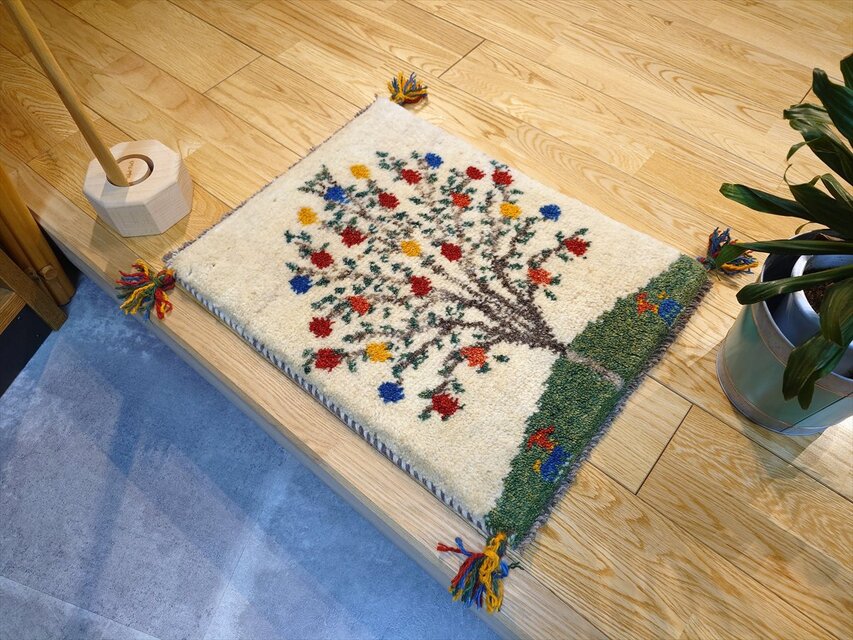 ペルシャ ギャッベ 玄関マット小 ラグ 53x41cm 風景 ザクロの木