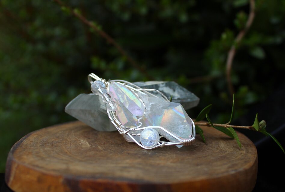 エンジェルオーラクォーツ 喜びと楽観主義の魔法 ユニコーンの