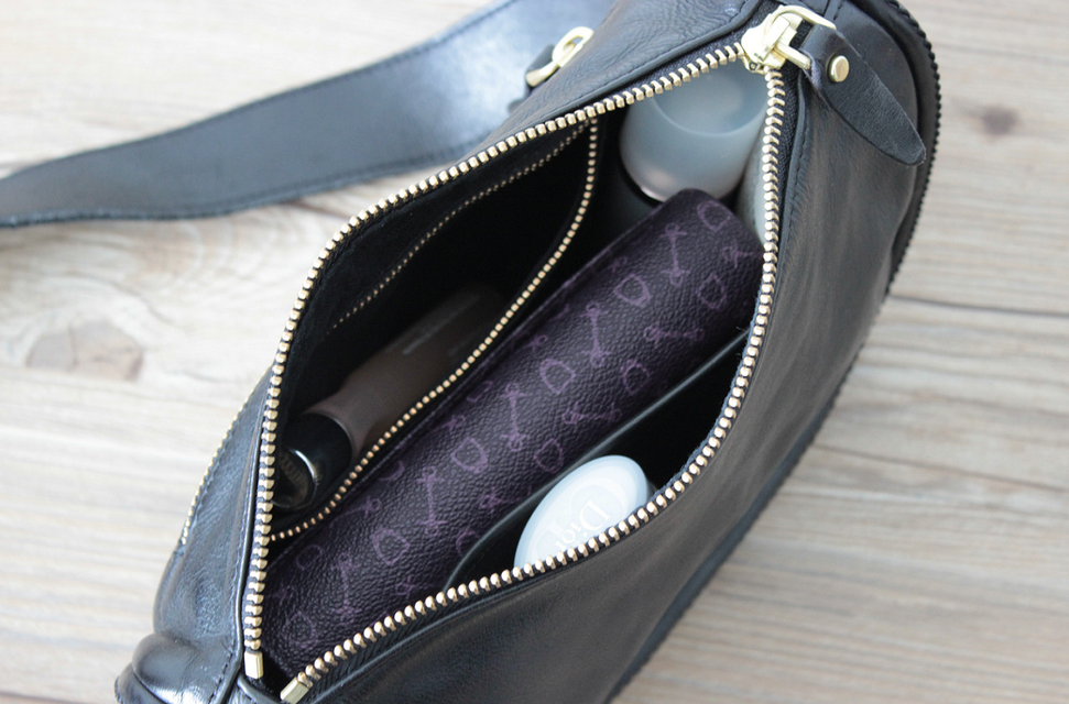 本革 超軽量クラシックレザーショルダーバッグ 便利なお出かけ ☆Black