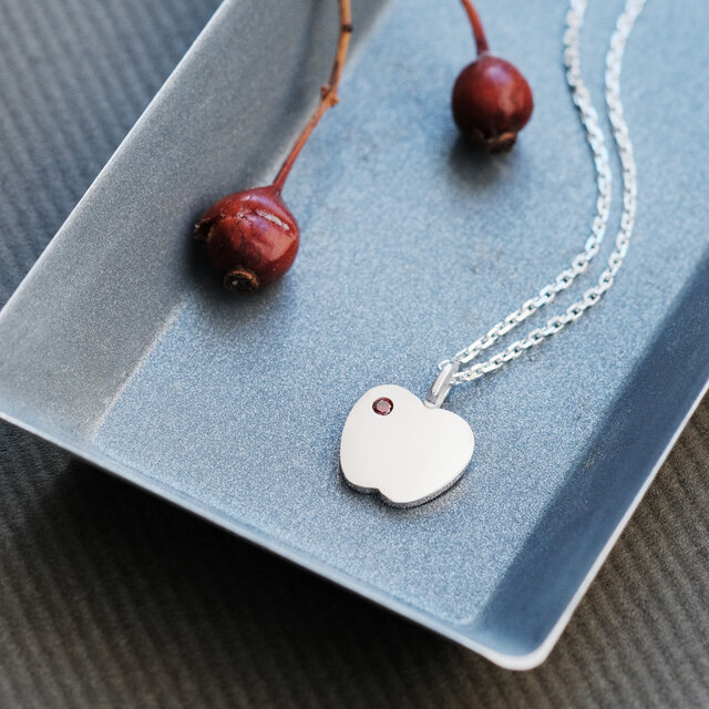 林檎 & ガーネット ネックレス シルバー925 | iichi 日々の暮らしを